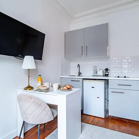 Appartement Flat Next To Montparnasse Train Station - Iii