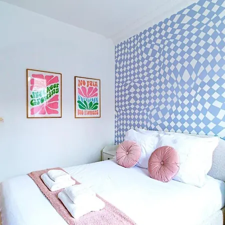 Flat Next To Montparnasse Train Station - Iii شقة *